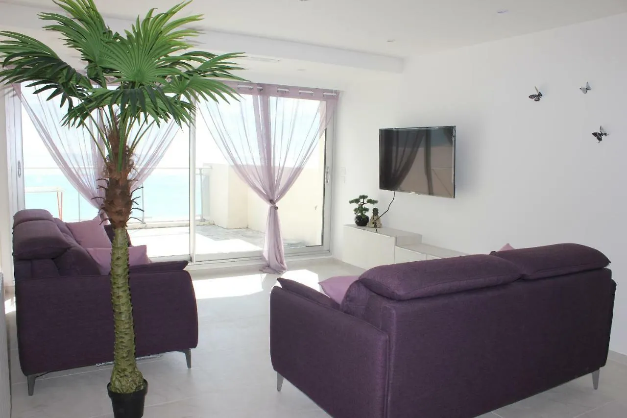 Appartement 3 Pieces Nice Promenade Des Anglais Dernier Etage Vue Mer Solarium 0*,  Fransa
